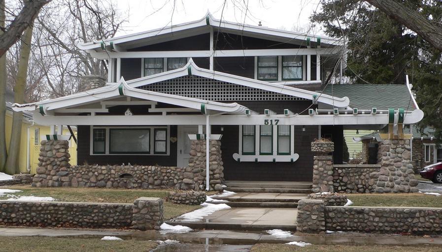Banton House (Yankton, SD) from E.JPG Dr B M Banton House located at 517 Locust Street in Yankton South Dakota ; seen from the east The 1920 house is listed in the National Register of Historic Places own Ammodramus 2011-03-11 Cc-zero ...