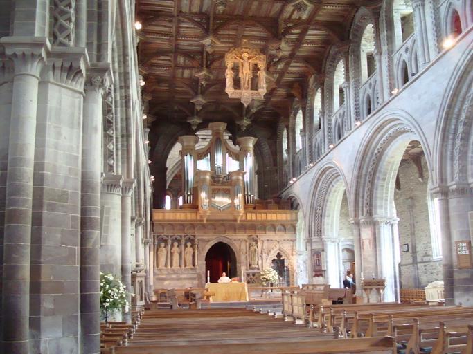 StDavidsCathedral Nave.JPG Photograph of St Davids Cathedral Wales - interior - Nave Own 2008-05-18 JohnArmagh St David's Cathedral - Interior May 2008 in Wales