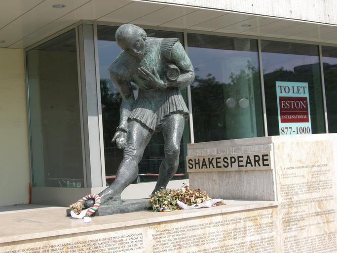 BudapestDSCN3771.JPG Budapest Sculptor Andor Mészáros own self taken 2009-05-22 Yoav Dothan Own work all rights released Public domain Statues in Budapest District V Shakespeare Statues of William Shakespeare 2003 statues in Hungary Andor ...