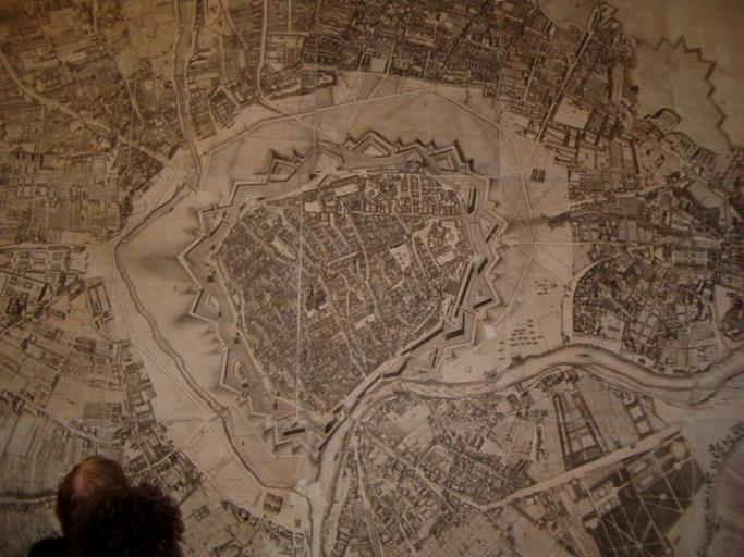 Pécs Habsburgtérkép 01.JPG Bécs város katonai térképe a Habsburg-korból az OSZK térképtárában Military map of Vienna from the Habsburg age presented by National Széchényi Library of Hungary National Széchényi Library The ...