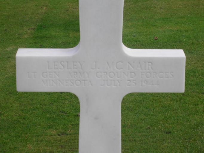 LesleyMcNairGrave.jpg Gravestone of Lesley J McNair at the World War II Normandy American Cemetery and Memorial Tombe du general Lesley J McNair au cimetière américain de Colleville-sur-mer en Normandie 2006-08-23 own assumed Jackyd101 ...