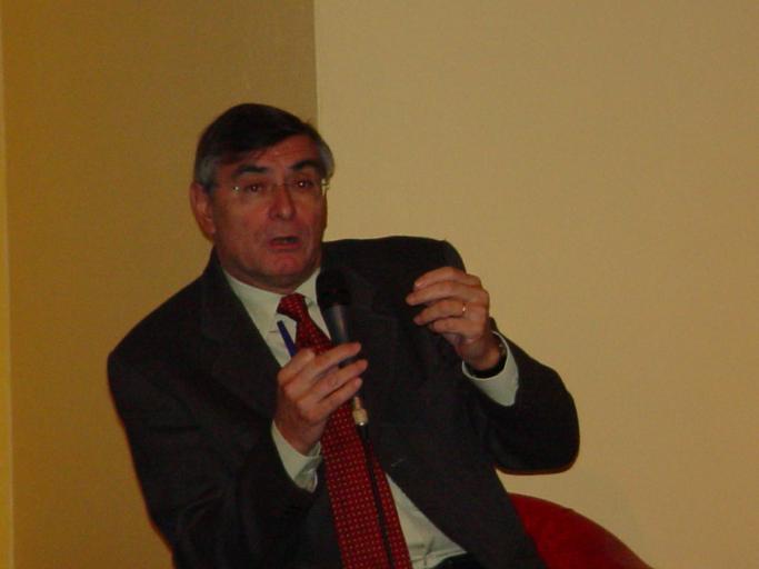 Jean-Louis BEFFA.jpg en Jean-Louis BEFFA at a meeting a picture by Christian SCHERER own Cerveauelectronique 2003-11-29 Picture taken using a CD MAVICA Alumni of Sciences Po Engineers from France People of Nice Businesspeople from France ...