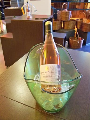 AOC Vacqueyras rosé bac à glace.jpg fr AOC Vacqueyras rosé own Véronique PAGNIER 2010-07-04 Vacqueyras AOC Rosé wine Taken with Kodak EasyShare Z950