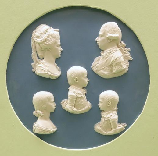 Prince William V of Orange and Family - Wedgwood, c. 1787 - Brooklyn Museum - DSC09016.JPG en Exhibit in the Brooklyn Museum - Brooklyn New York USA This artwork is in the public domain because the artist died more than 70 years ago ...