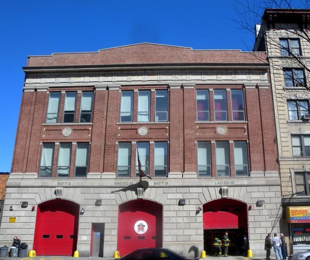 Engine 93 513 W181 St jeh.jpg en Looking north across 181 at Engine 93 house on a sunny midday own Jim henderson 2011-03-03 40 50 54 5 N 73 55 54 6 W source exif_heading NNE Cc-zero Firehouse Battalion 13 Engine Company 93 Ladder Company 45