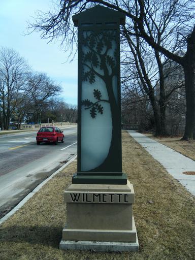 Wilmette Sign on Sheridan Road Bridge.JPG North Shore Channel right before the Baha'i House of Worship Wilmette Ilinois own I'm nonpartisan 2011-03-11 42 075460 -87 685417 region US-IL Cc-zero 2011 in Illinois City signs in Illinois Trees ...