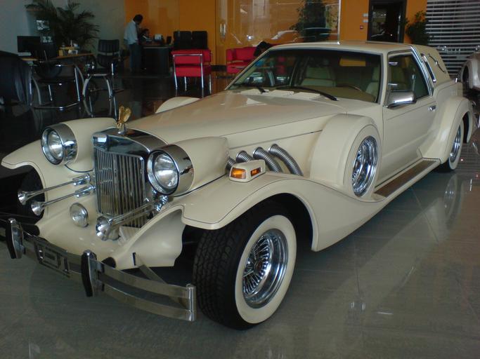 Zimmer Showroom 002.JPG en Zimmer American made modern neo-classic car Own Ammar shaker 2008-11-13 100px 100px 100px Zimmer vehicles