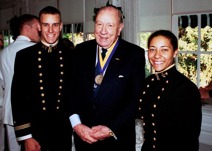 Navy 010921-N-5390M-003 File photo, Former Chairman of the Joint Chiefs of Staff Adm. William J. Crowe Jr., poses with Midshipmen after receiving the U.S. Naval Academy Alumni Association Distinguished Graduate Award recipie.jpg en ...