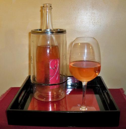 Rosé - Dégustation.JPG fr Dégustation de Rosé own Véronique PAGNIER 2010-10-24 Coteaux-de-coiffy Taken with Kodak EasyShare Z950 Rosé wine